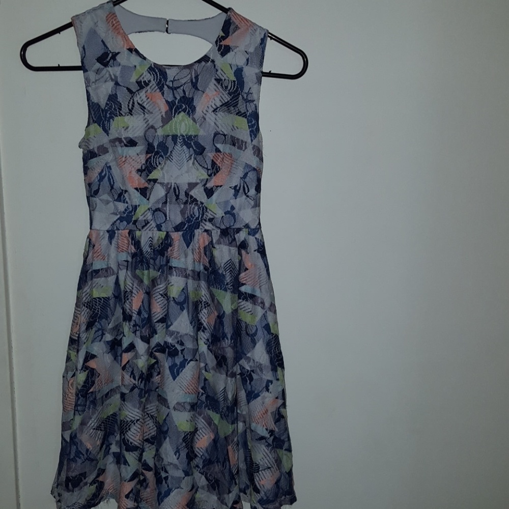 Short sleeve dress